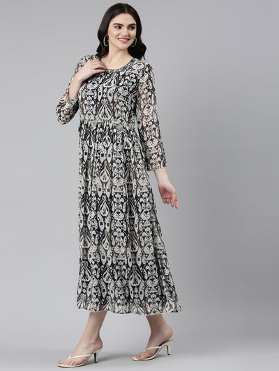 Neerus Black Straight Casual Printed Gown