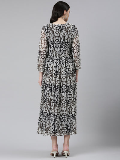 Neerus Black Straight Casual Printed Gown