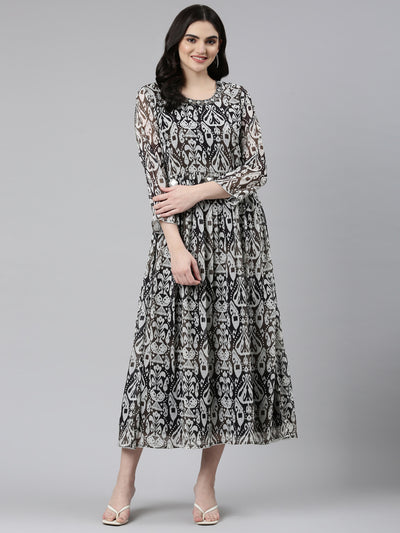 Neerus Black Straight Casual Printed Gown