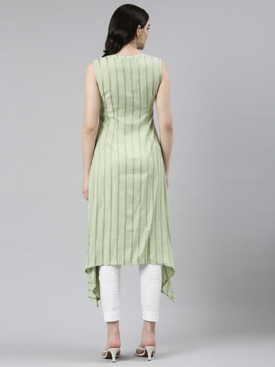 Neerus Green Straight Casual Embroidered Gown