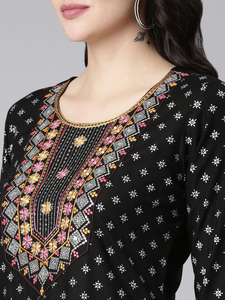 Neerus Black Regular Straight Printed Kurta