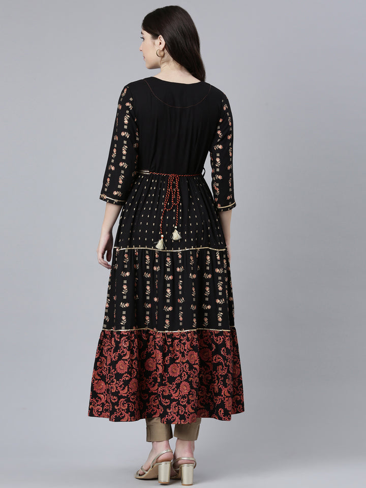 Neerus Black Straight Casual Printed Dress