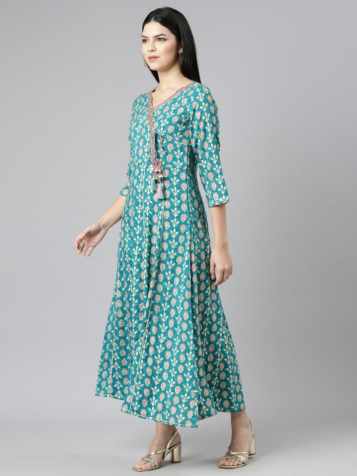 Neerus Green Straight Casual Printed Dress