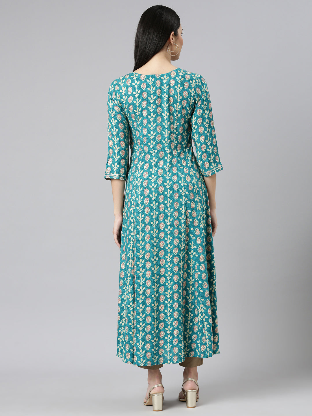 Neerus Green Straight Casual Printed Gown