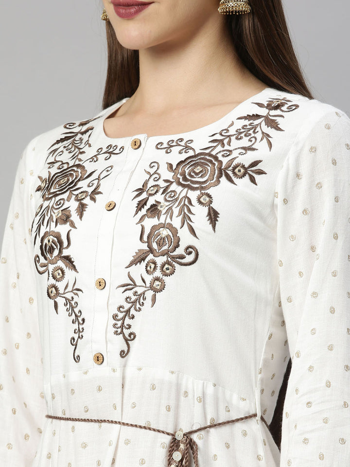 Neerus White floral embroidered anarkali kurta - detail view 1