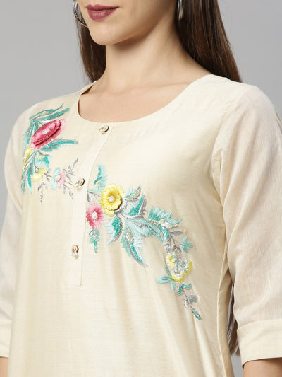 Neerus Women Beige  Pink Floral Embroidered Chanderi Silk Kurta