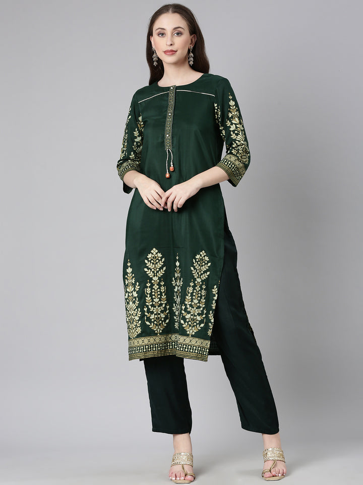 Neerus Green Casual Solid Straight Kurtas