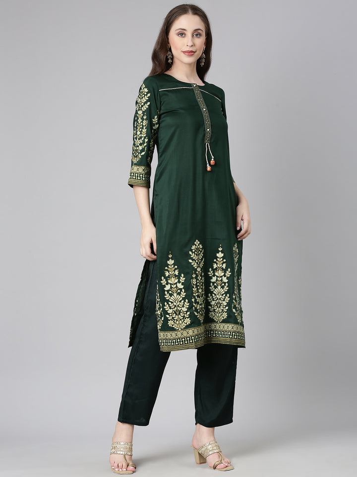 Neerus Green Casual Solid Straight Kurtas
