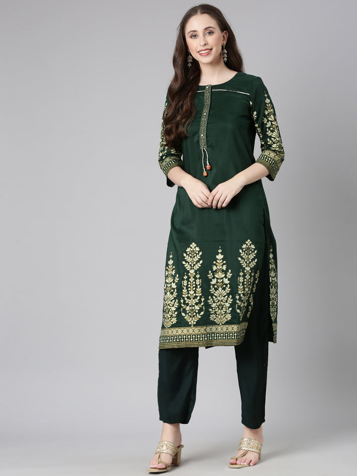 Neerus Green Casual Solid Straight Kurtas