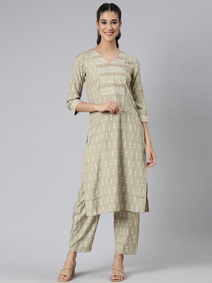 Neerus Green Printed Straight Kurta and Trousers
