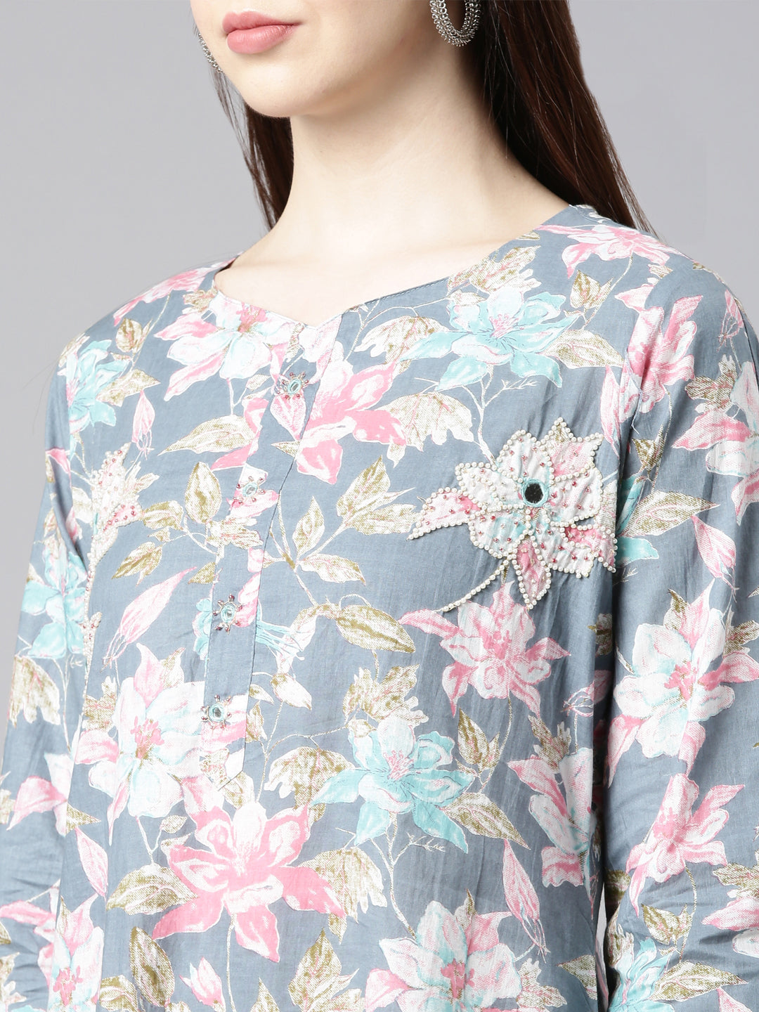 Neerus Grey printed floral straight kurta - detail view 2