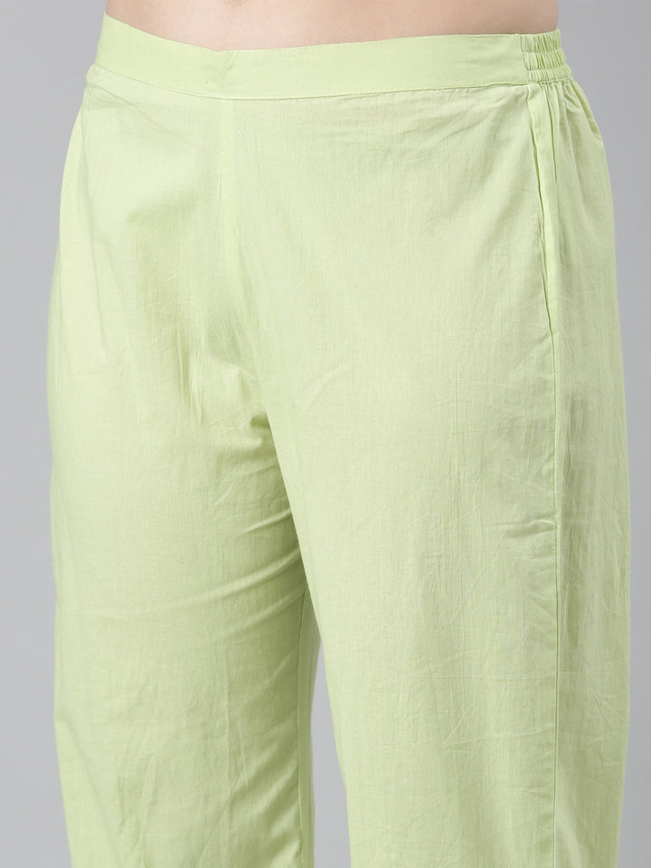 Neerus Green cotton printed kurta set with trousers - detail view 2