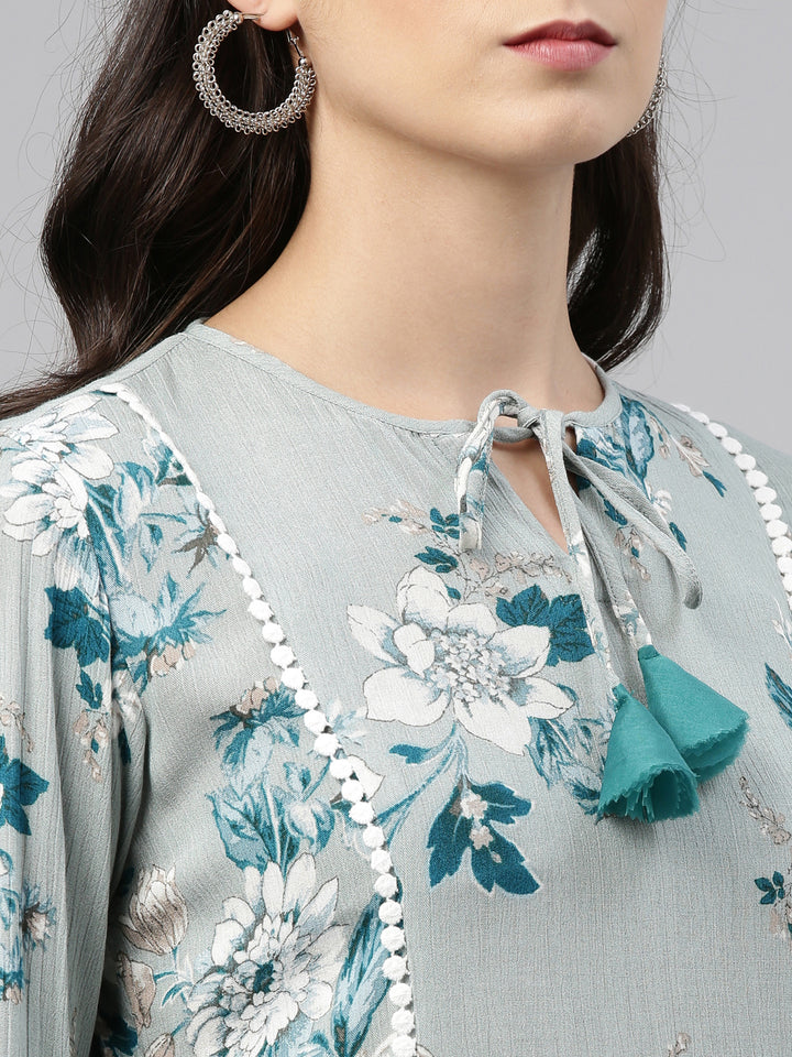 Neerus Green floral printed kurta - detail view 2