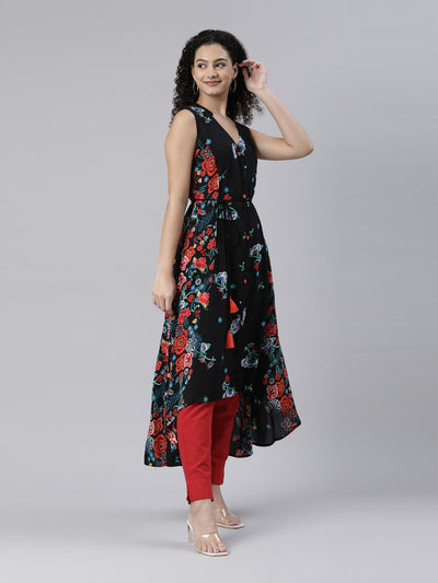 Neerus Floral Embroidered V-Neck Kurta