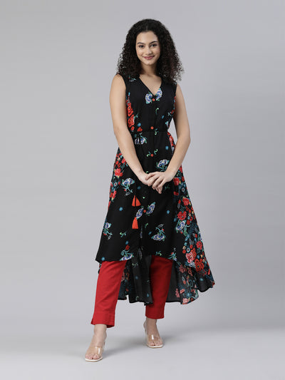 Neerus Floral Embroidered V-Neck Kurta