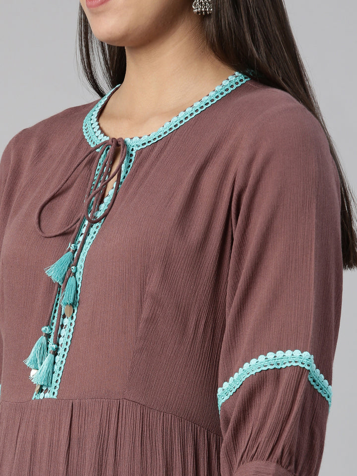 Neerus Rayon printed tiered kurti with keyhole neck - detail view 2