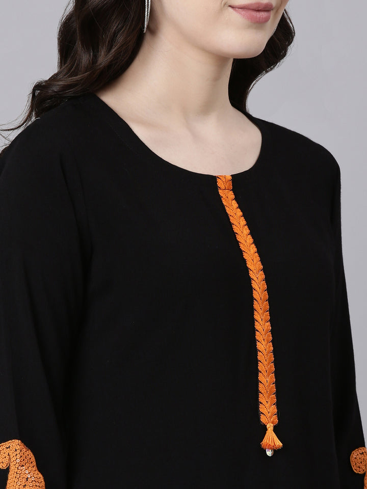 Neerus Black Regular Straight Solid Kurta