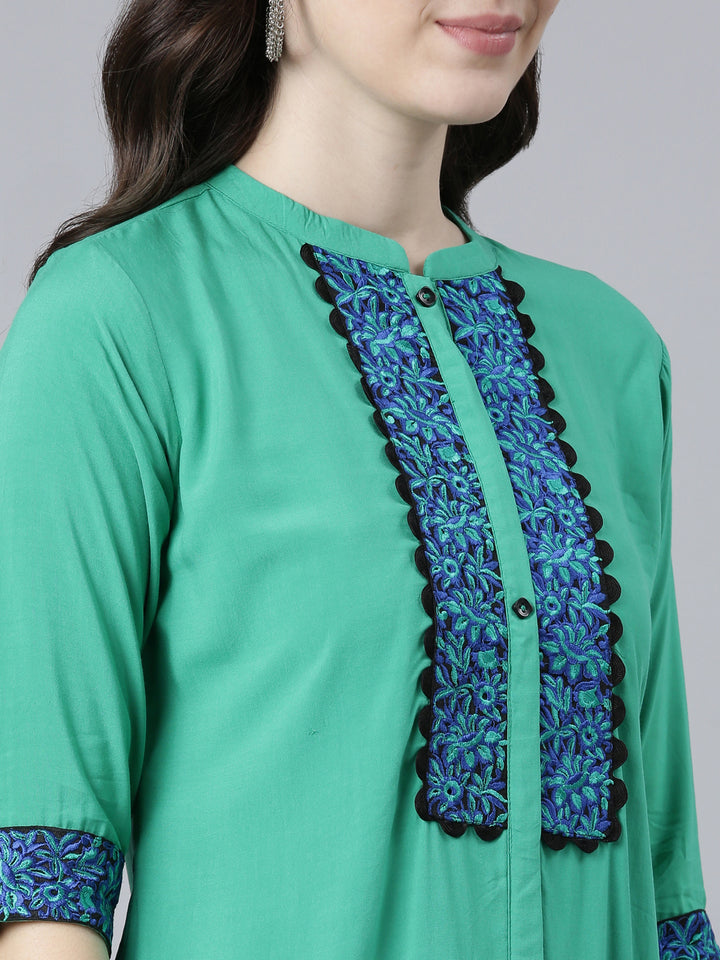Neerus Green Regular Straight Solid Kurtas