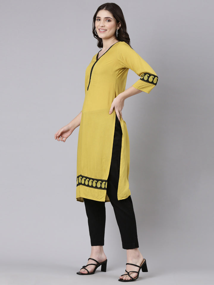 Neerus Green Regular Straight Solid Kurtas