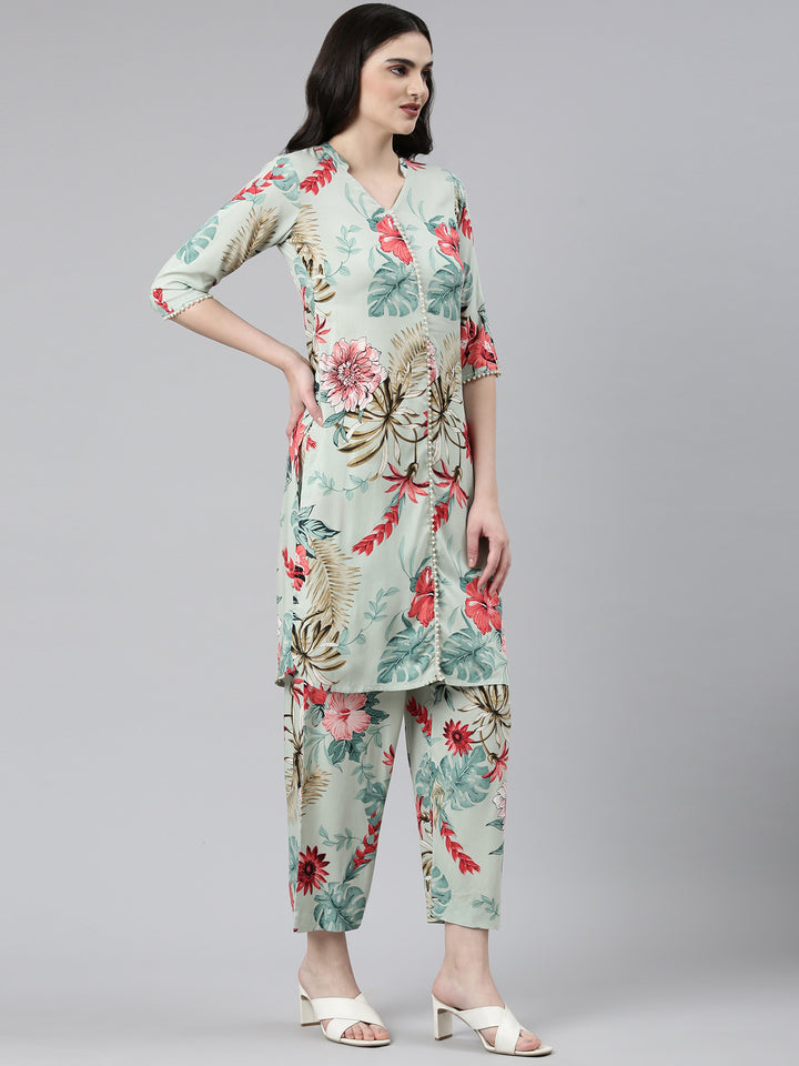 Neerus Green Regular Straight Printed Kurta And Trousers