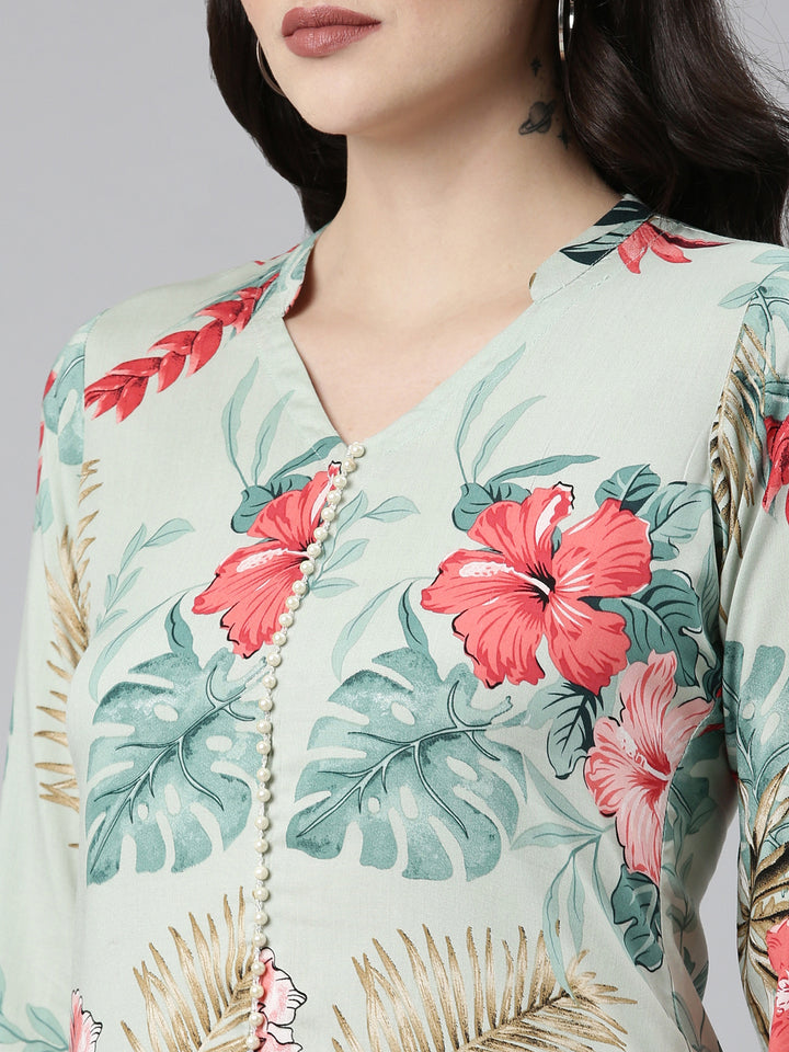 Neerus Green Regular Straight Printed Kurta And Trousers