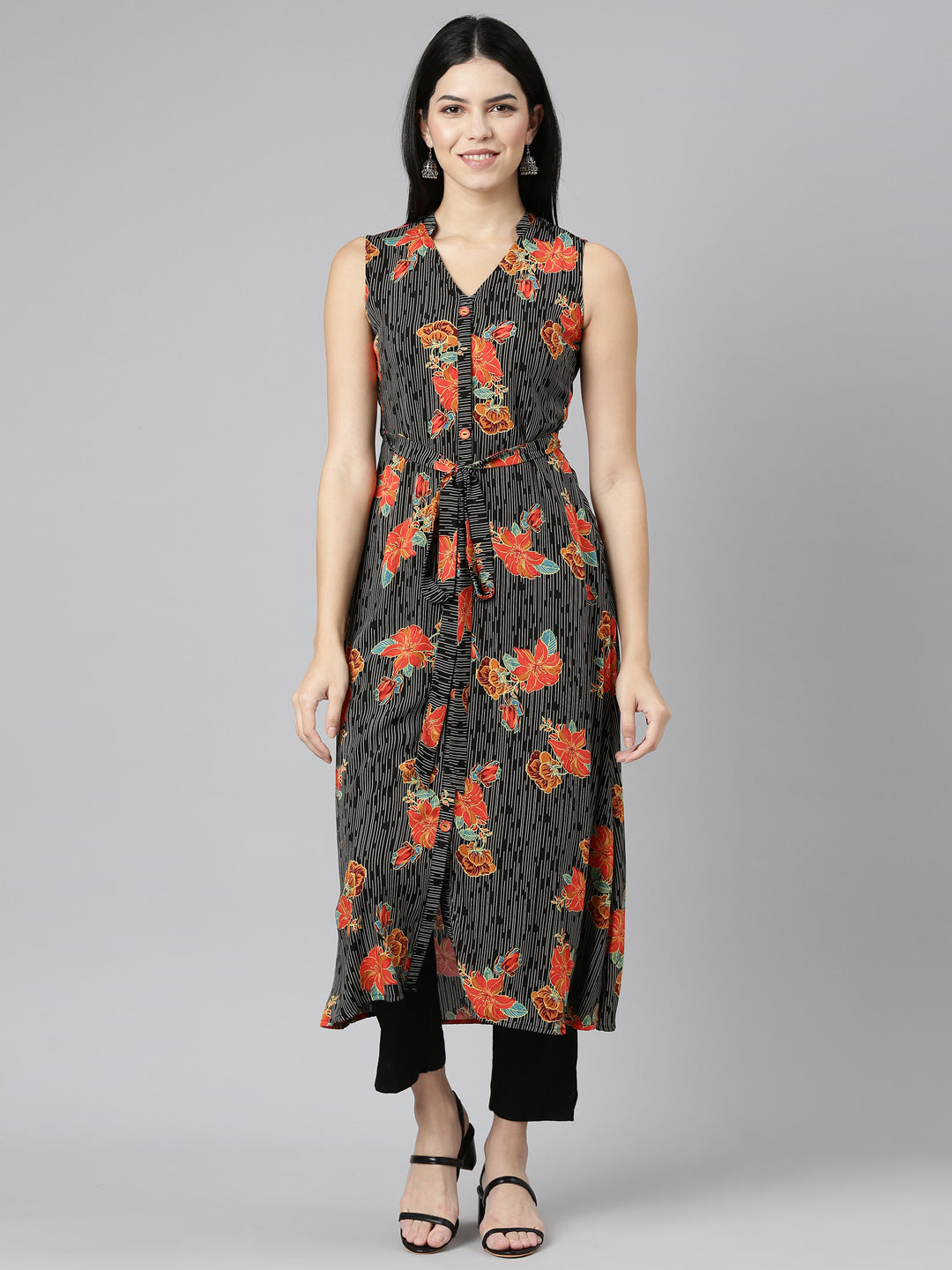 Neerus Black Regular Straight Printed Kurtas