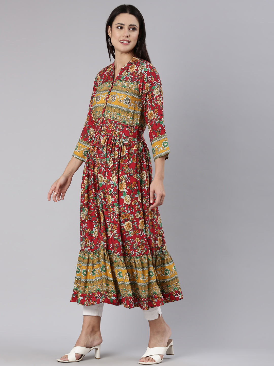Neerus Red Straight Casual Floral Dress