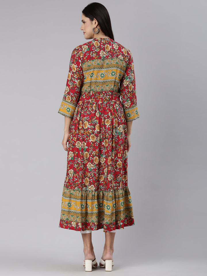 Neerus Red Straight Casual Floral Dress