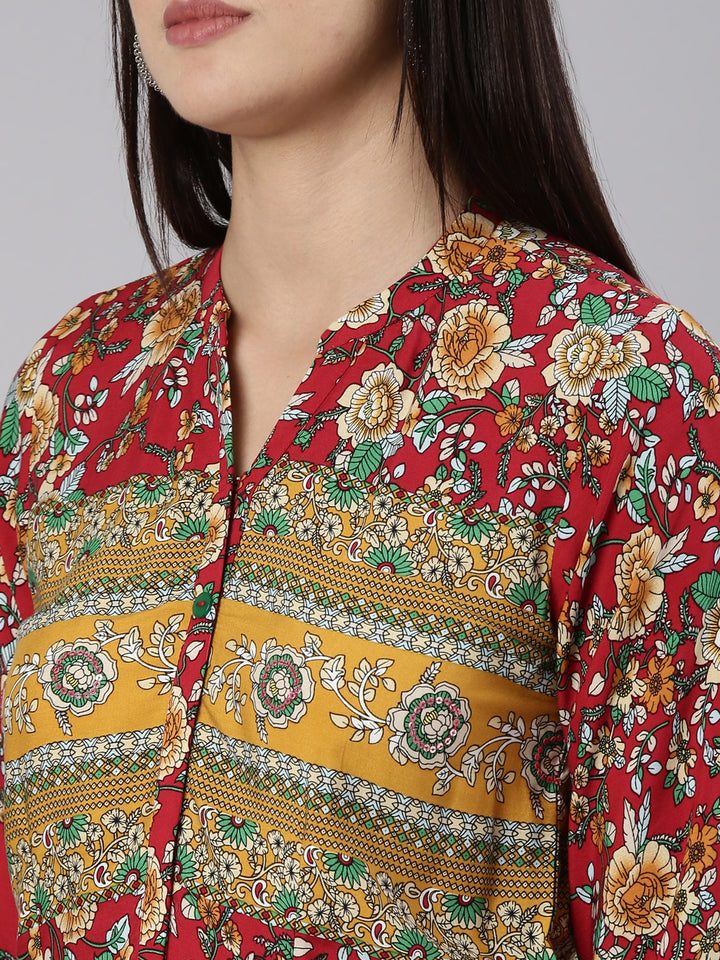 Neerus Red Straight Casual Floral Dress