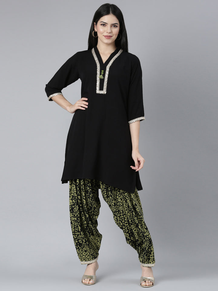 Neerus Black Regular Straight Solid Kurta And Salwar