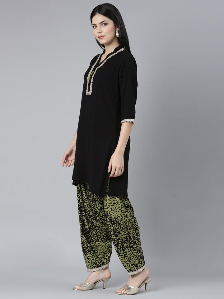 Neerus Black Regular Straight Solid Kurta And Salwar