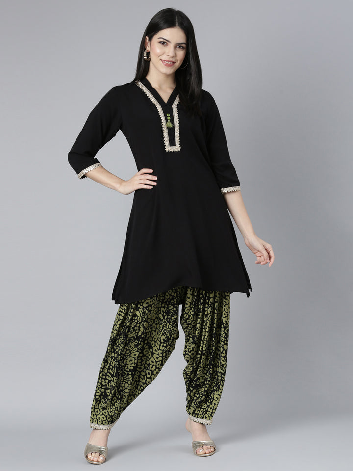 Neerus Black Regular Straight Solid Kurta And Salwar
