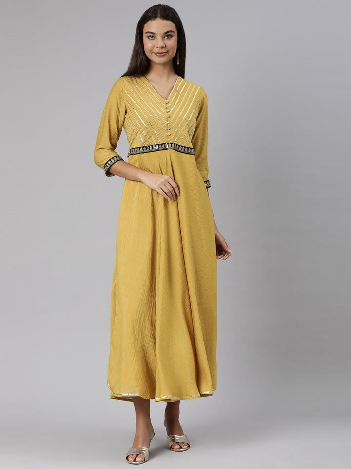 Neerus Green Straight Casual Solid Dresses