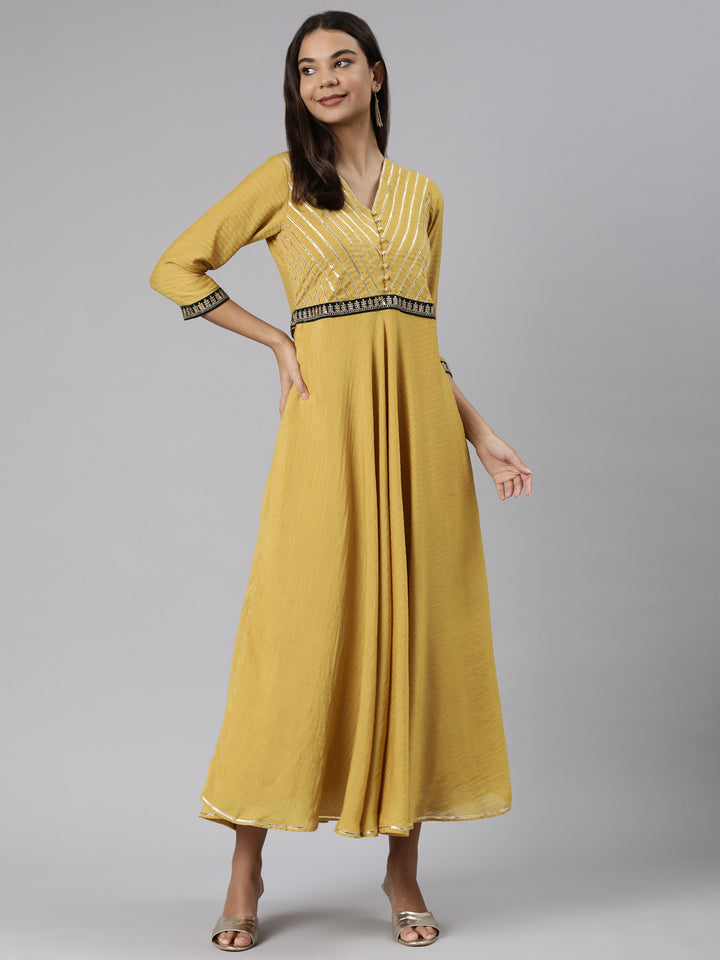 Neerus Green Straight Casual Solid Dresses