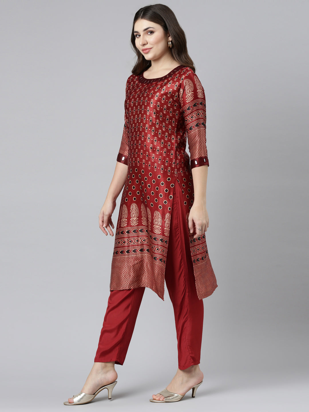 Neerus Maroon printed straight kurta set - back view