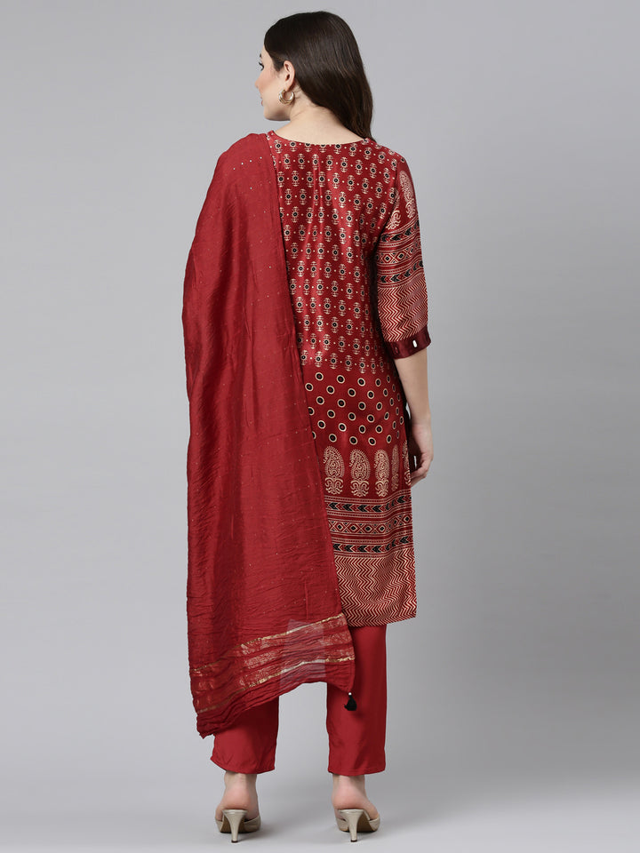 Neerus Maroon printed straight kurta set - side view