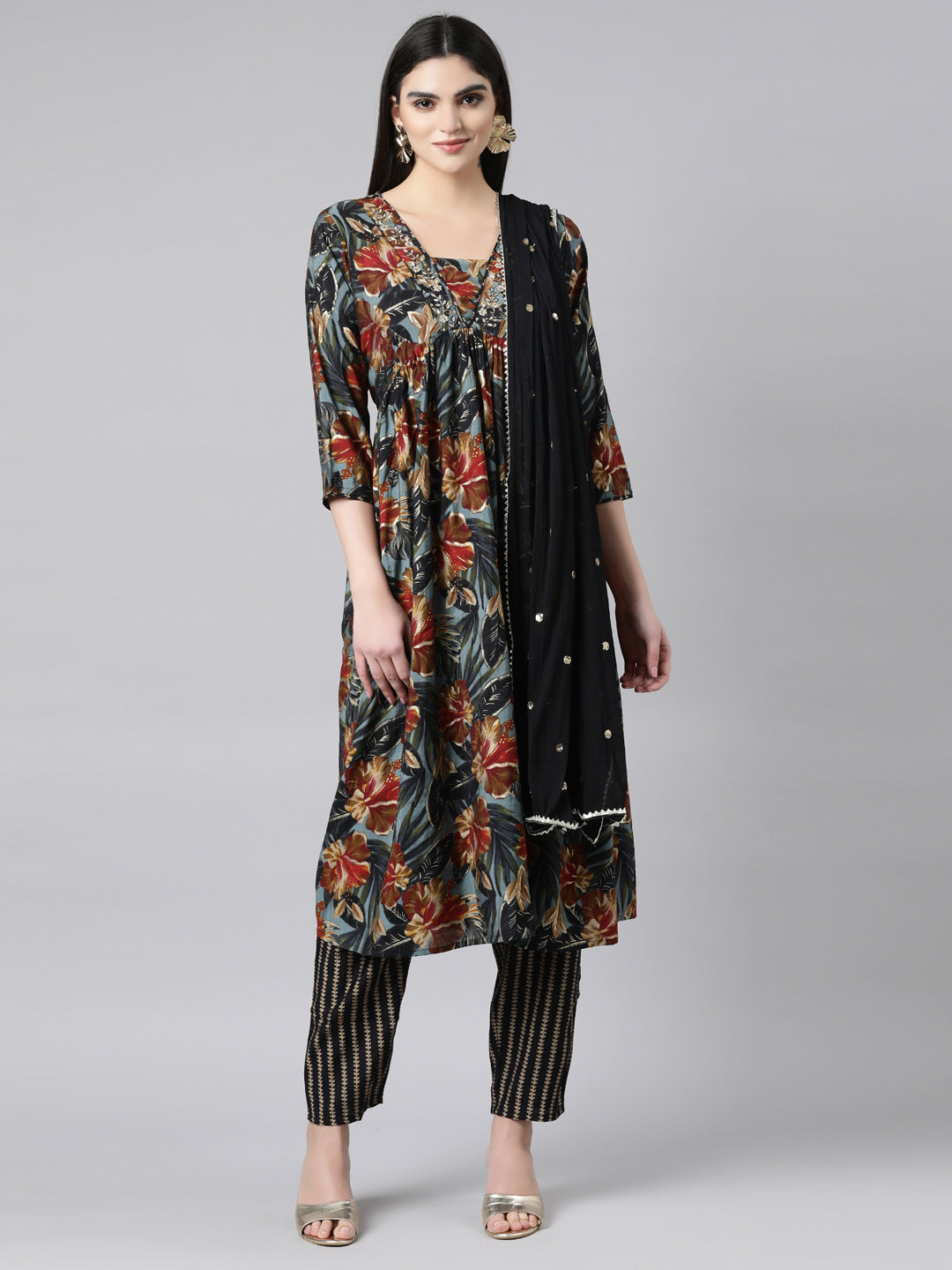 Neerus Grey printed floral suit set - front view