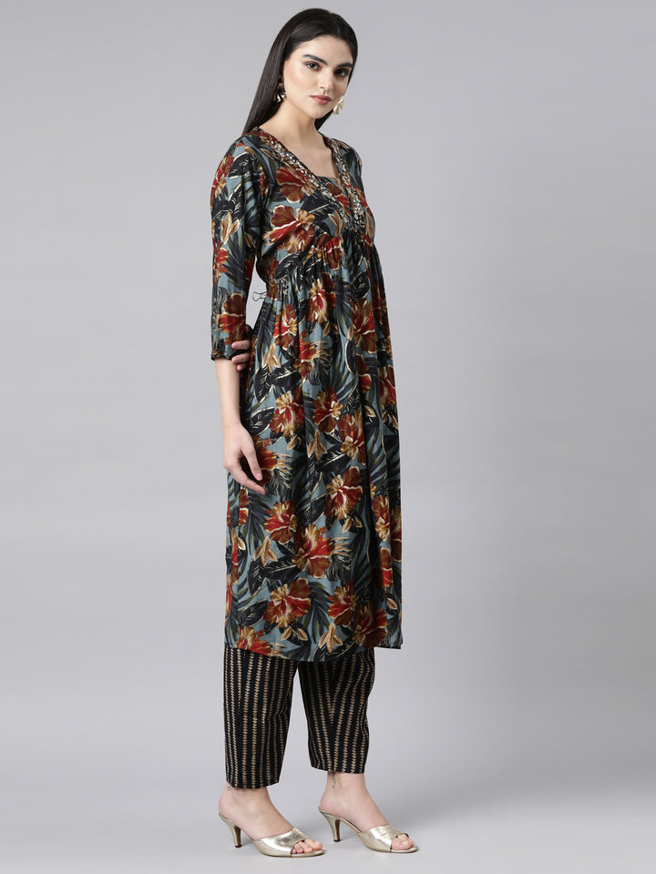 Neerus Grey printed floral suit set - back view