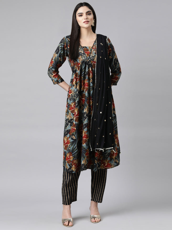 Neerus Grey printed floral suit set - detail view 2