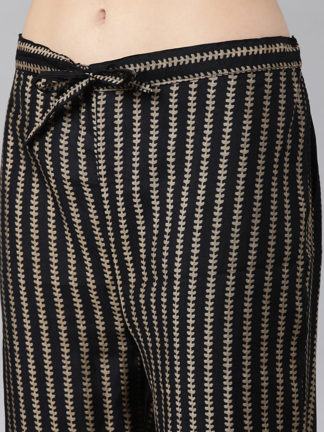 Neerus Grey printed floral suit set - detail view 3