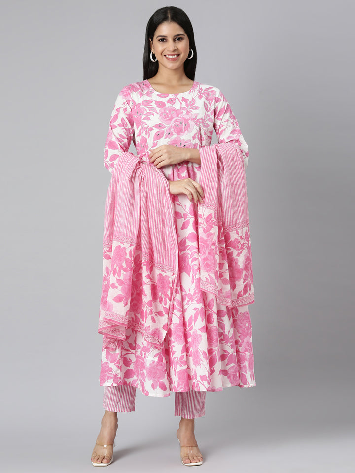 Neerus Pink printed panelled suit set - front view
