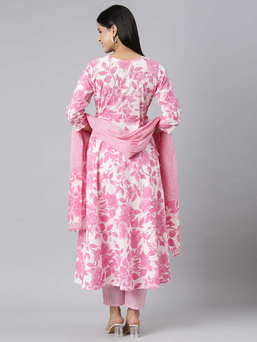 Neerus Pink printed panelled suit set - side view