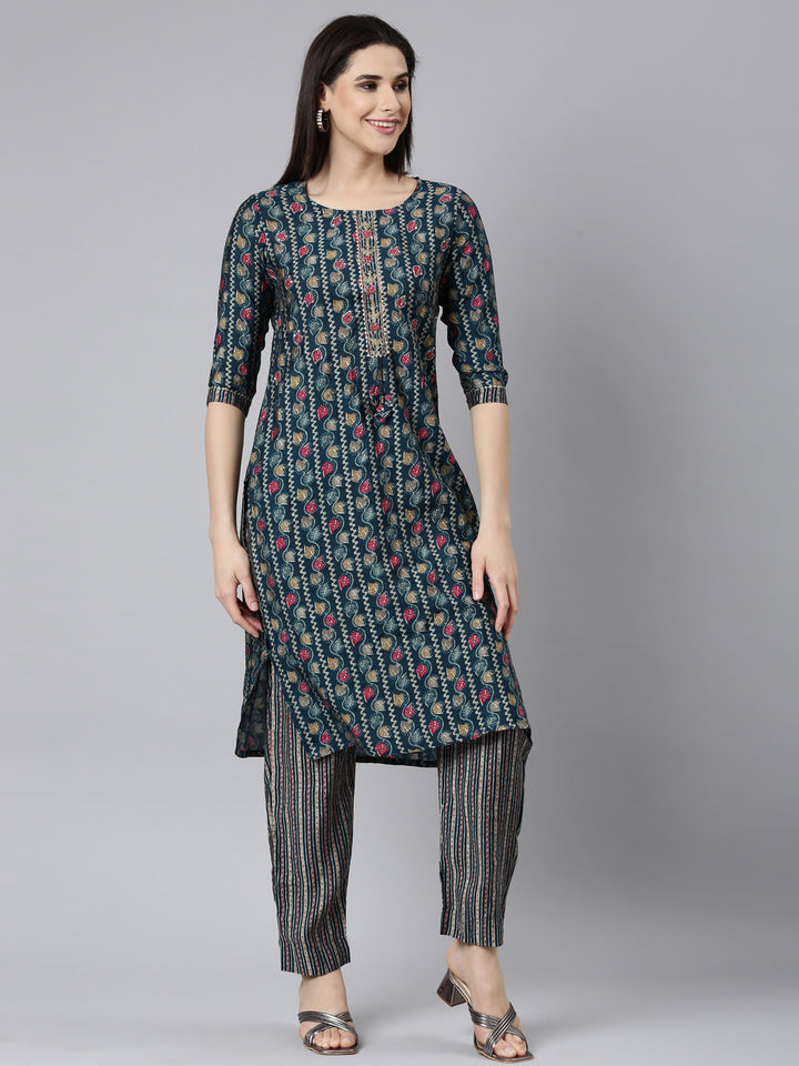 Neerus Blue printed floral suit set - back view