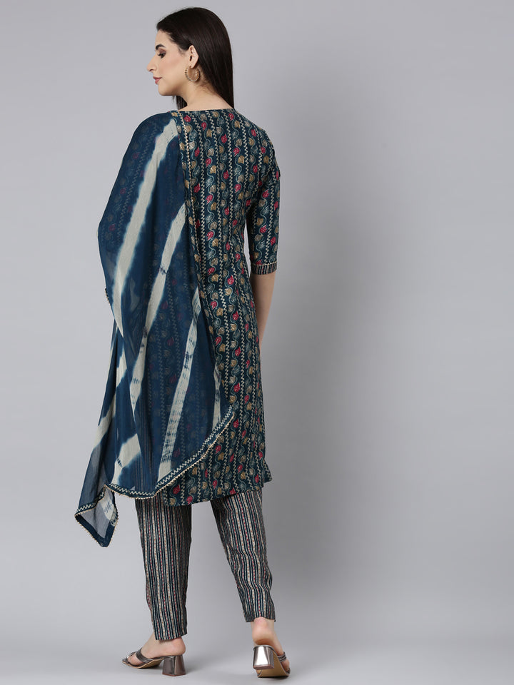 Neerus Blue printed floral suit set - side view