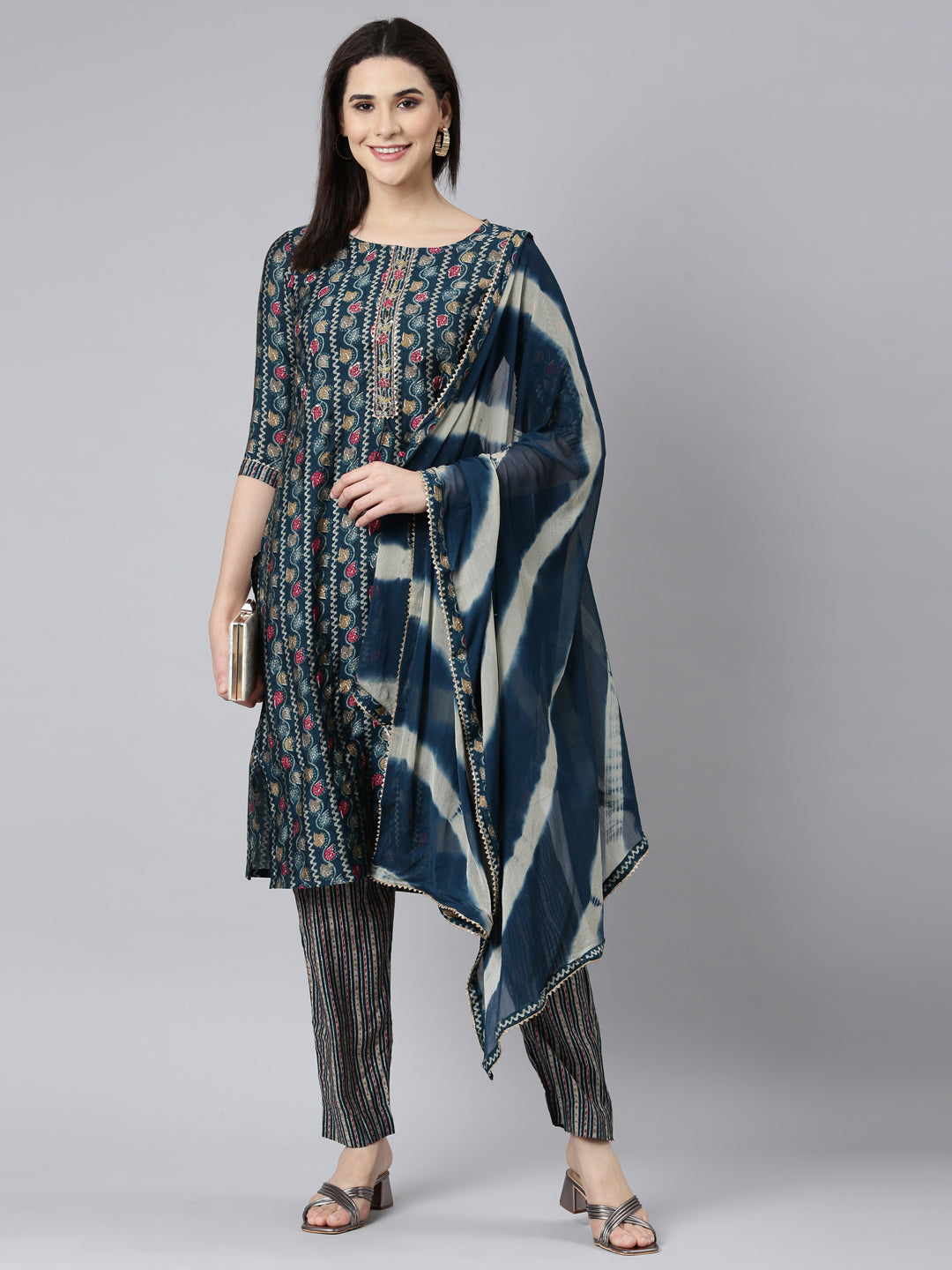 Neerus Blue printed floral suit set - detail view 2