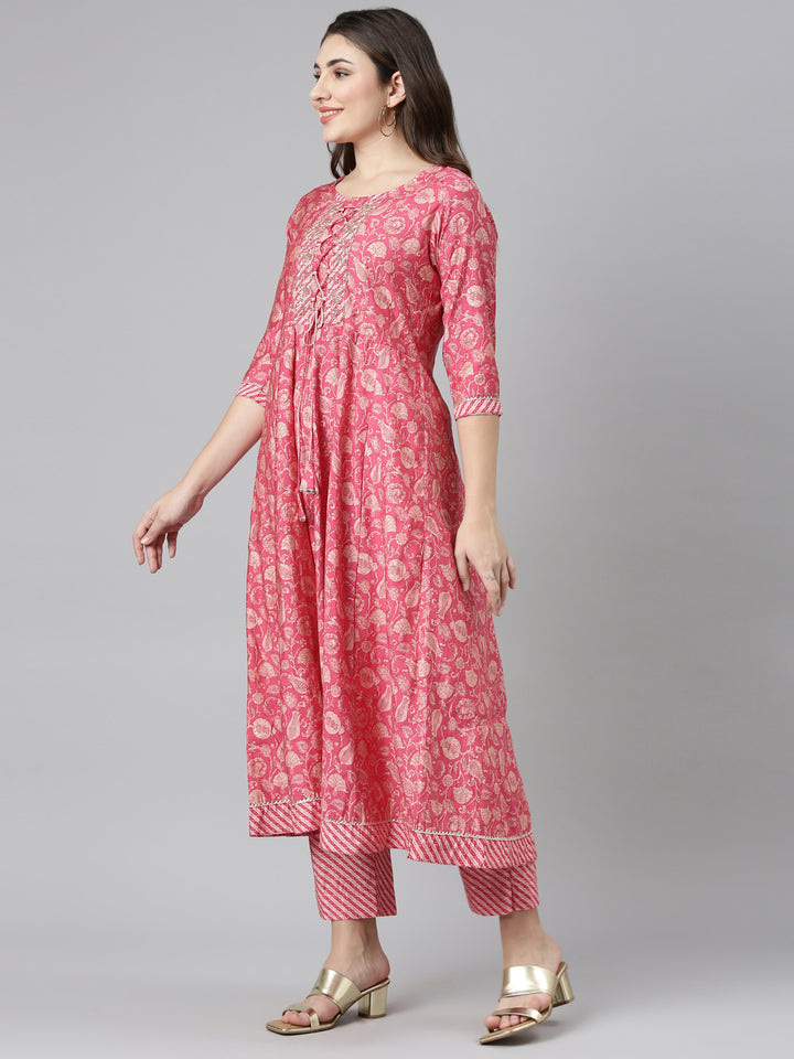 Neerus Pink printed straight kurta set with dupatta - back view