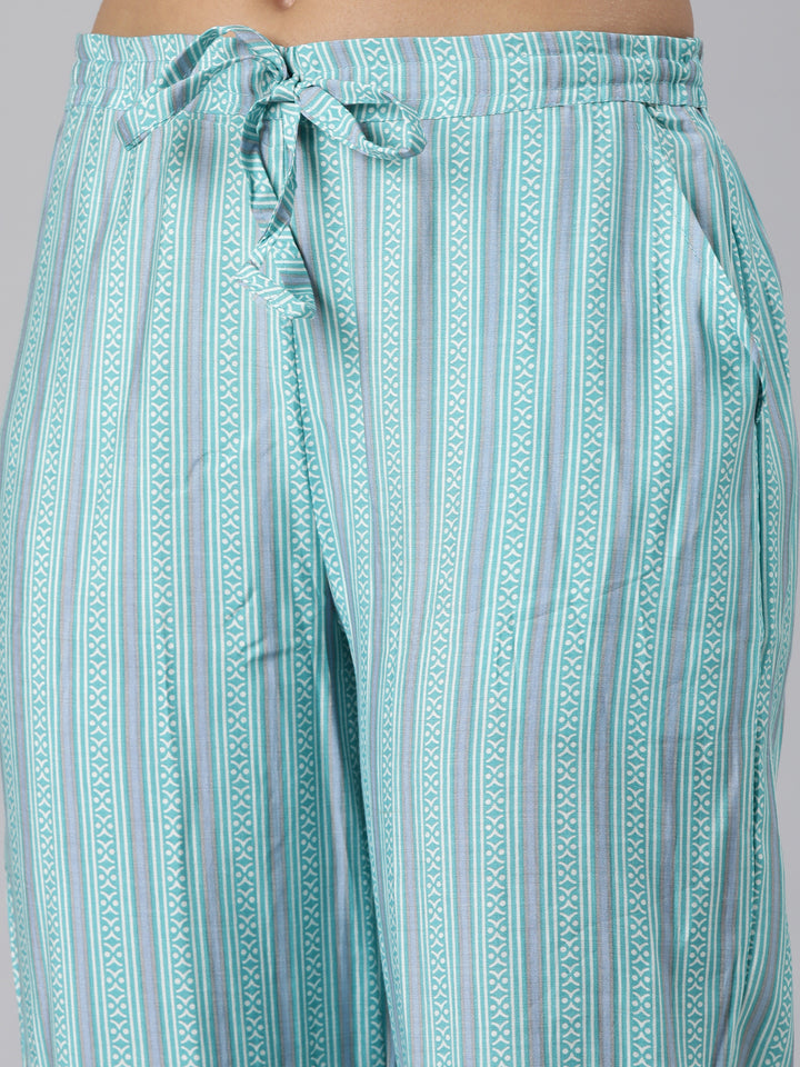 Neerus Green rayon printed suit set - detail view 3