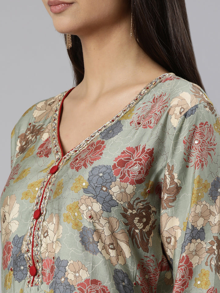 Neerus Regular Straight Floral Kurta And Trousers With Dupatta