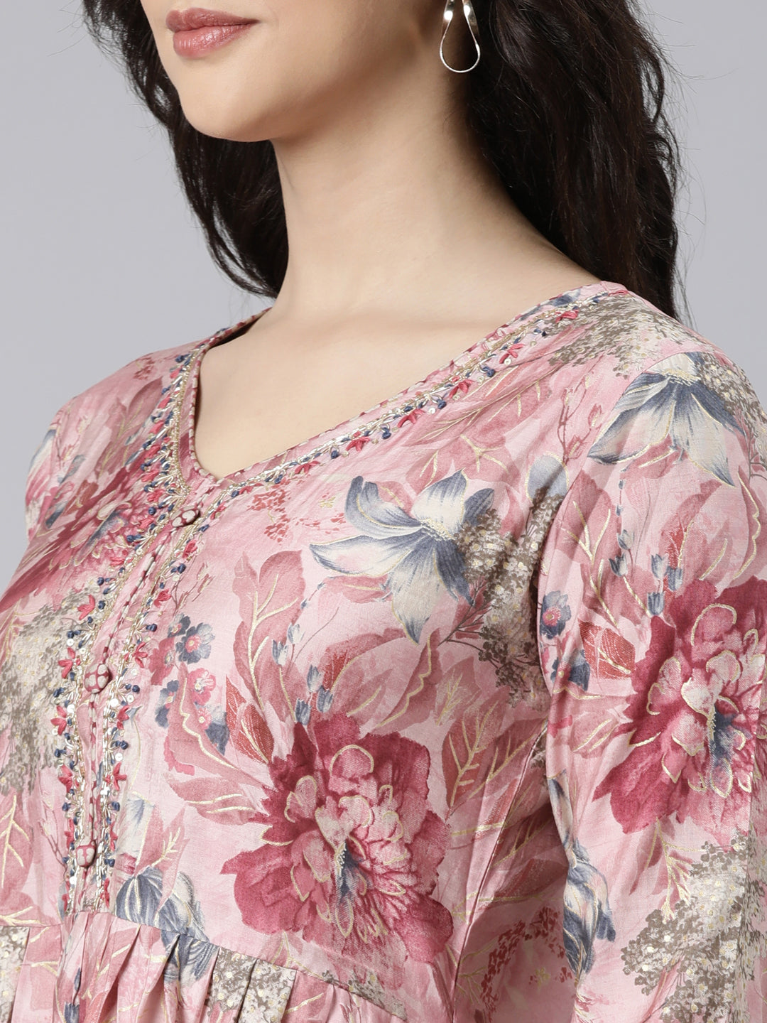 Neerus Pink floral printed straight suit set - detail view 4