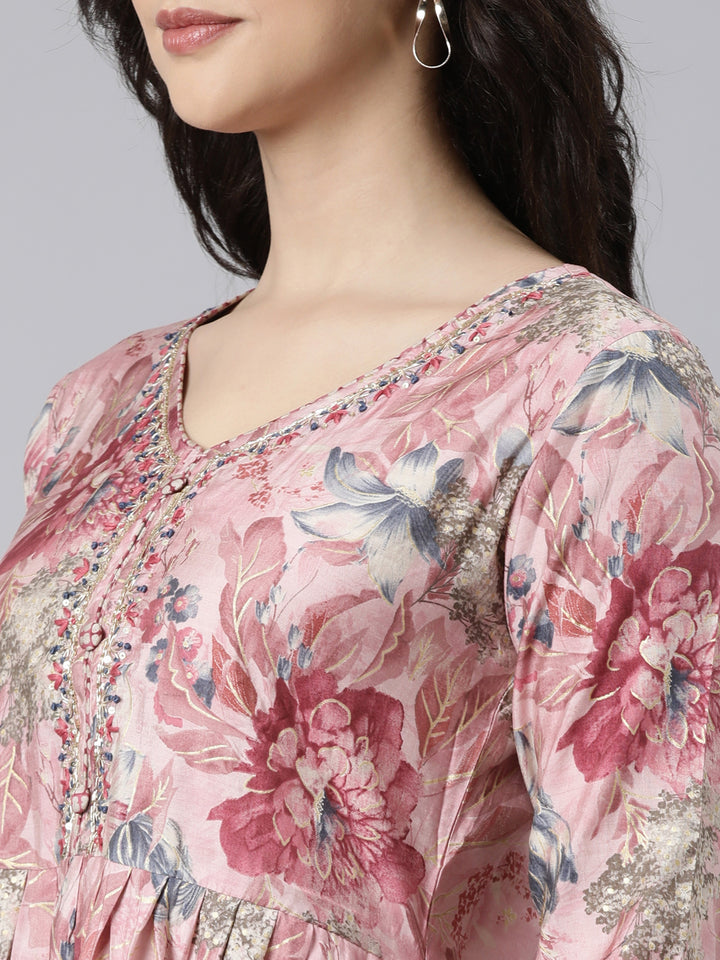 Neerus Pink floral printed straight suit set - detail view 4